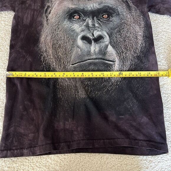 Youth boys size large (12-14) Smithsonian Gorilla faced tshirt. - Picture 5 of 6